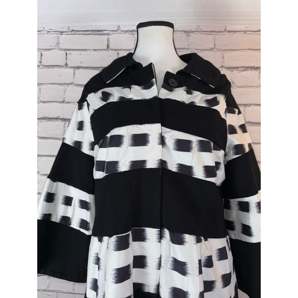 Diane von Furstenberg Black & White Striped Coat Silk Abstract size 6 OVERSIZED - Picture 4 of 12